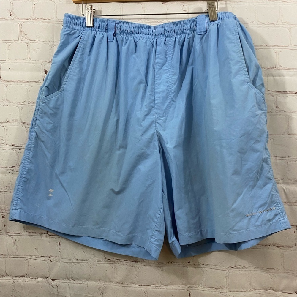 Columbia Light Blue PFG Omni Shade Back Zip Pocket Mens Size XL Shorts